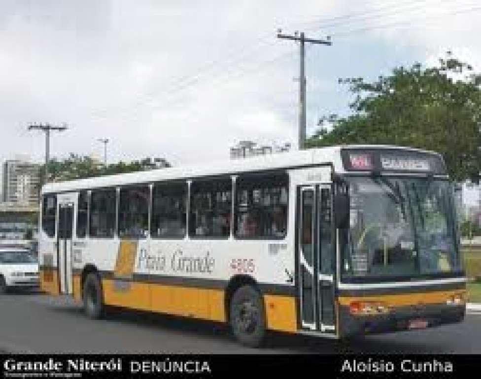 Motorista de ônibus sofre infarto e morre enquanto dirigia no Lobato