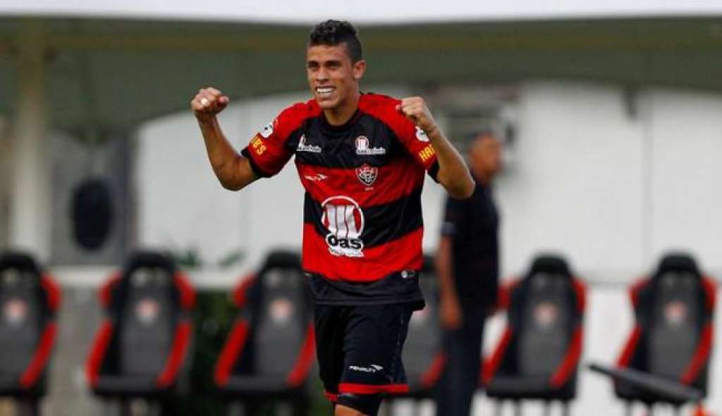 Ex-zagueiro do Vitória é convocado para Seleção Brasileira