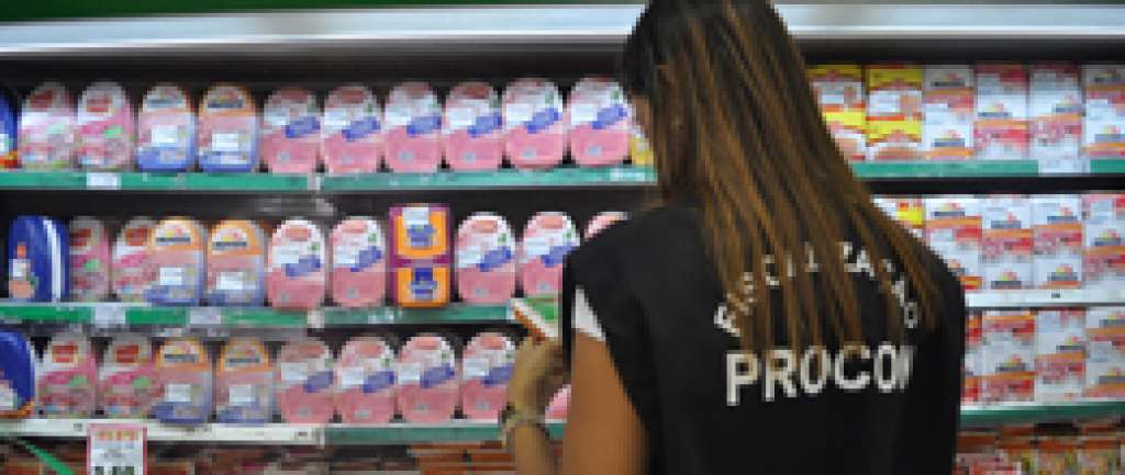 Supermercados na Pituba e Barros Reis são autuados pelo Procon