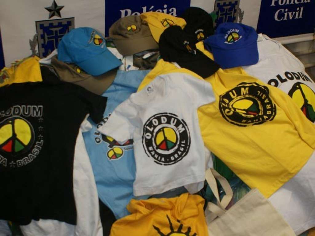 1.100 produtos falsos com marca do Olodum são apreendidos em Salvador