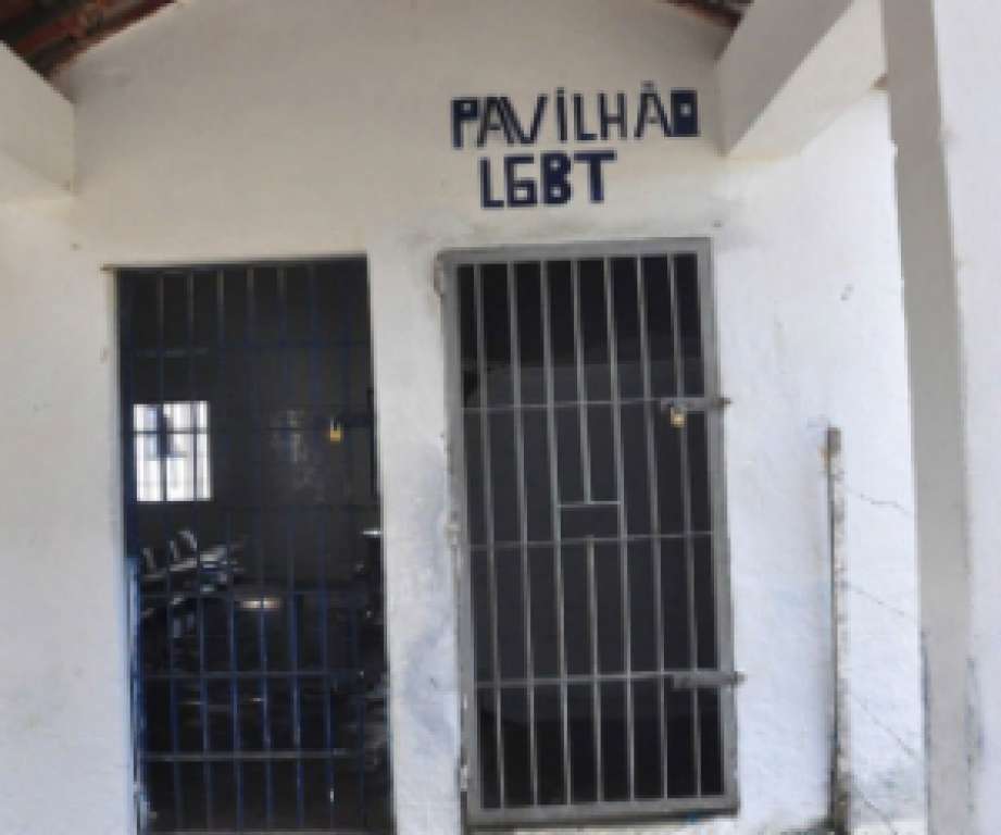 Presídios baianos devem ganhar ala LGBT em 2014