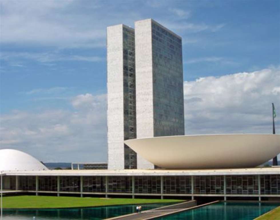 Senadores da base querem adiar sessão que vai analisar veto de Dilma