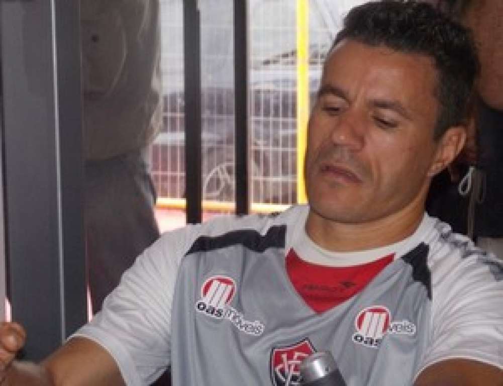 Além de vaga na Libertadores, Michel mira também renovação com o Vitória