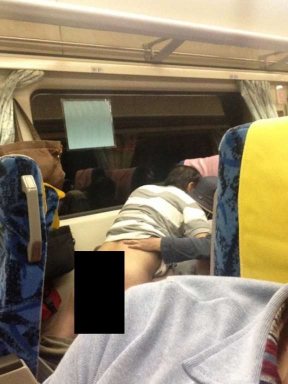 Casal é flagrado fazendo sexo dentro de trem em Taiwan