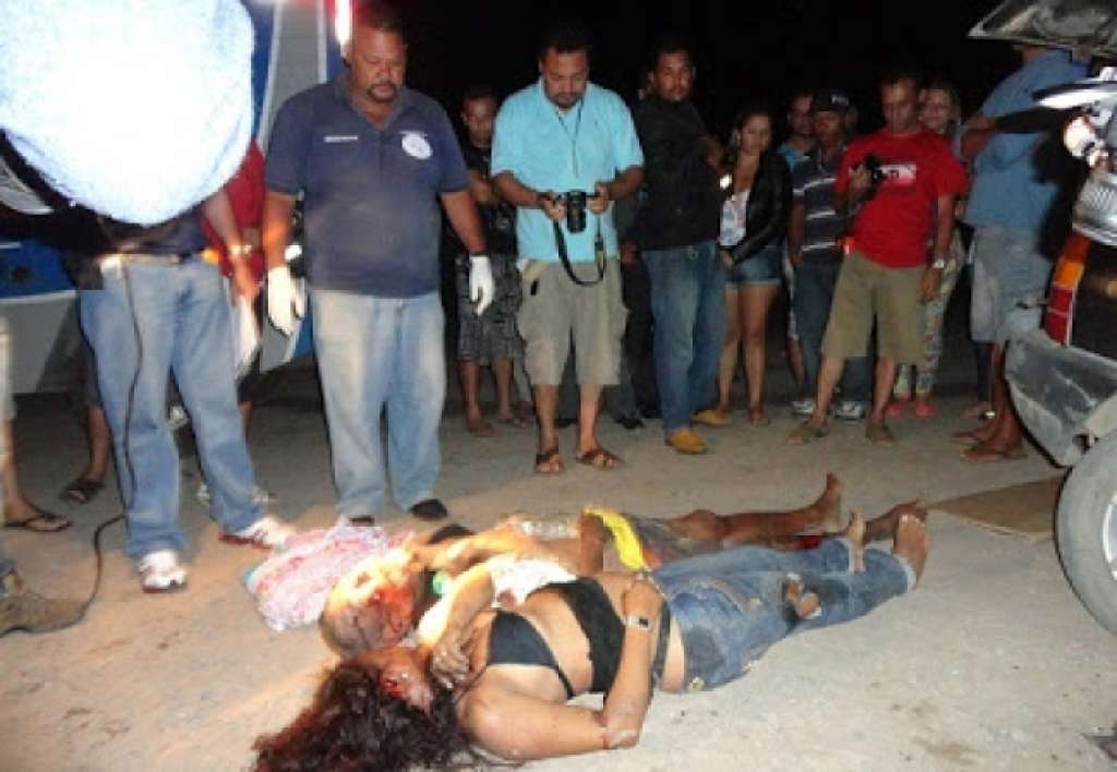 Corpos de mãe e três filhas atropeladas na BR 324 serão sepultados em Candeias