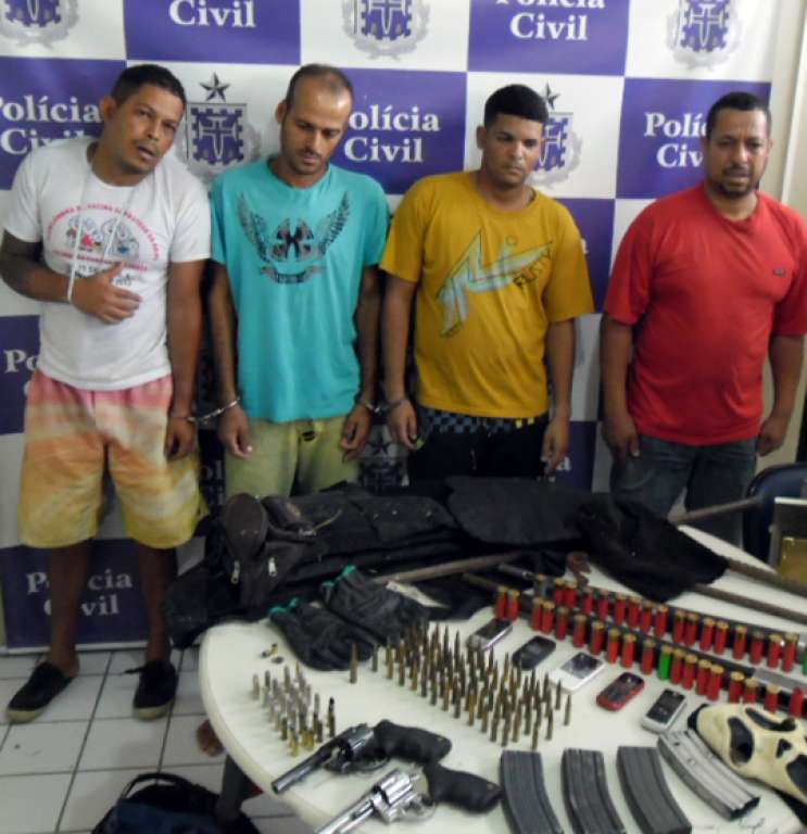 Polícia prende assaltantes que explodiram caixas eletrônicos em Laje