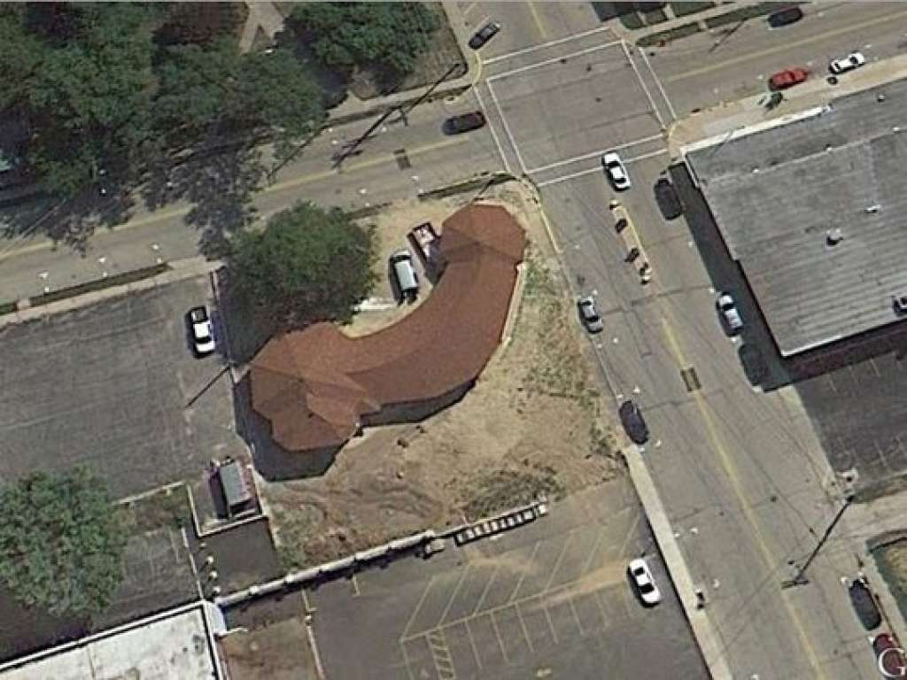 Google Earth revela formato de pênis em igreja