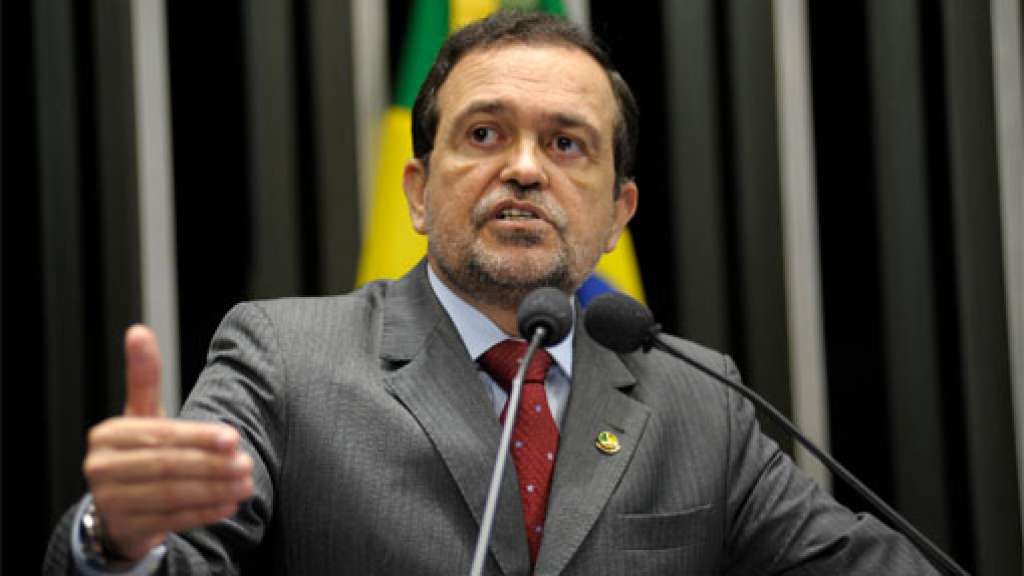 Senador Walter Pinheiro culpa o PT em novo caso de corrupção