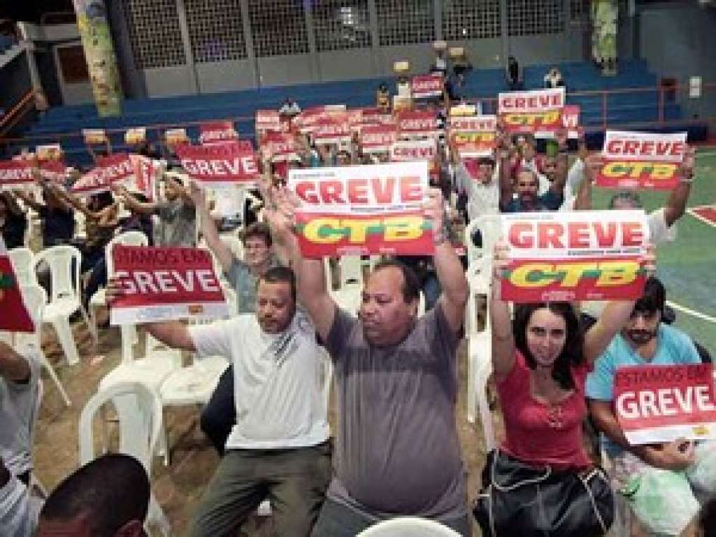 Bancários mantêm greve após nova assembleia em Salvador