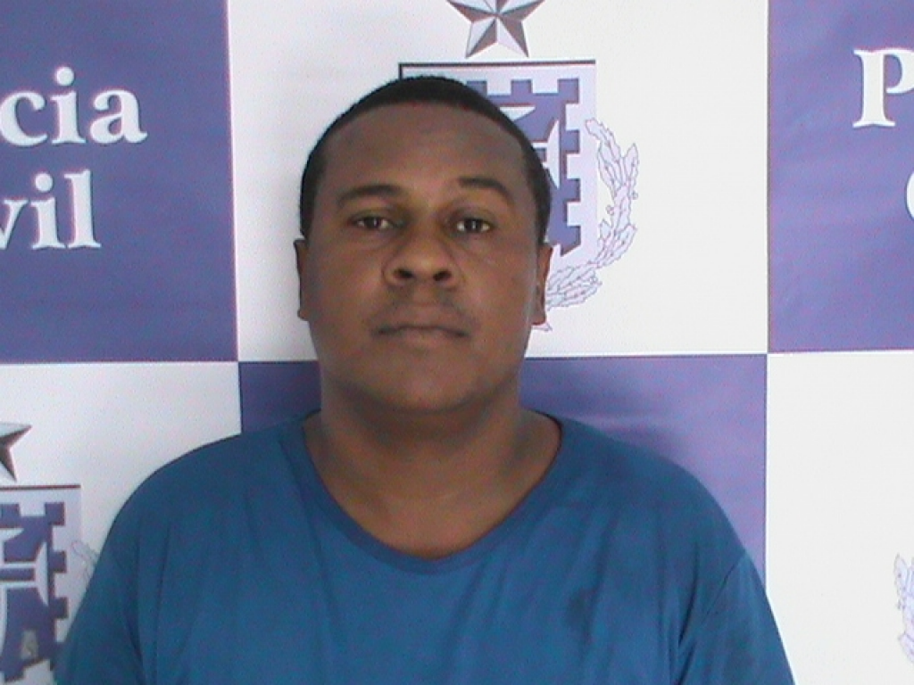 Simões Filho: Motorista de transporte alternativo é preso acusado de estuprar uma cobradora