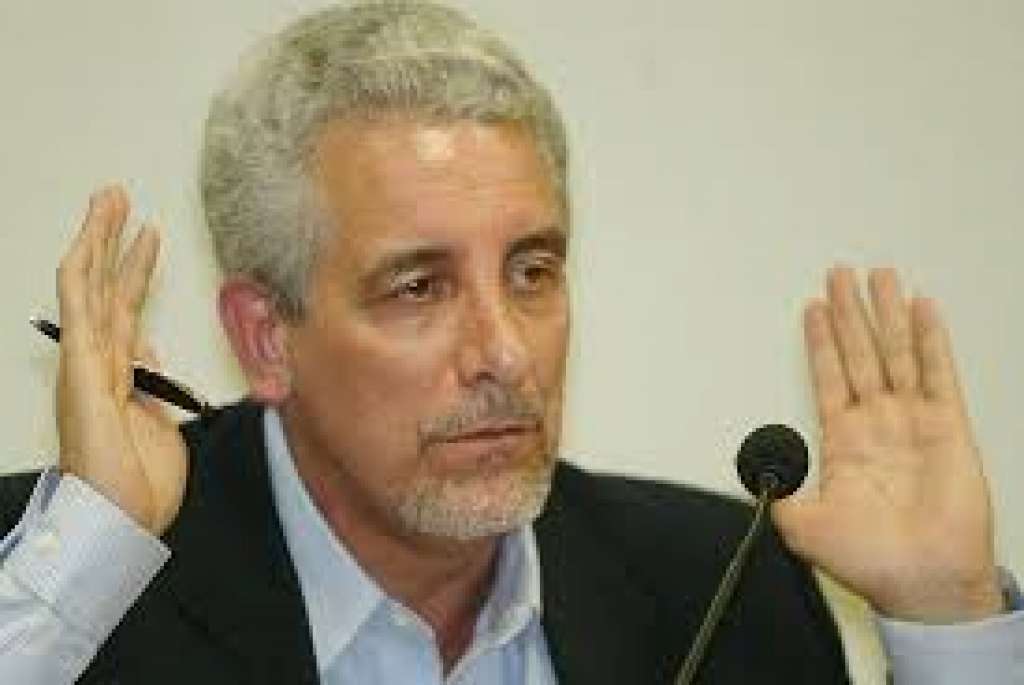 Ex-diretor do Banco do Brasil condenado no Mensalão foge para a Itália