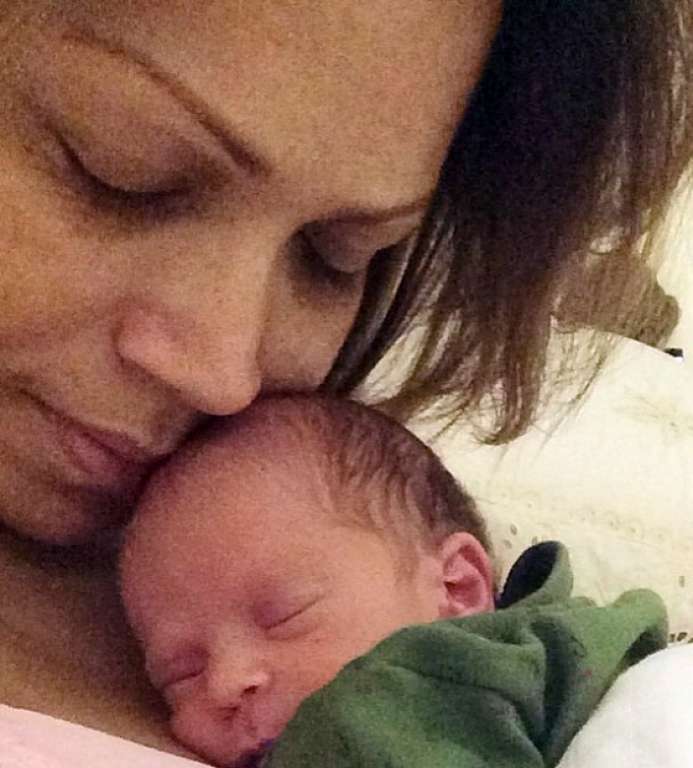 “Eu nasci para ser mãe”, diz Solange Almeida ao publicar foto com filha