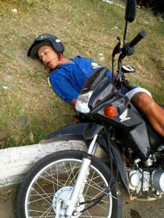 Homem é morto a Tiros enquanto pilotava motocicleta