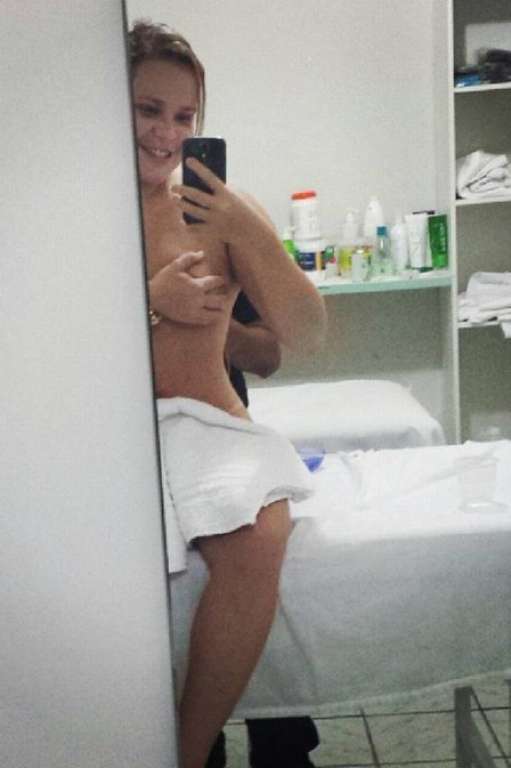 Ex-BBB Paulinha aparece de topless após cirurgia: ‘Minhas costas estão ficando cada vez mais lindas’
