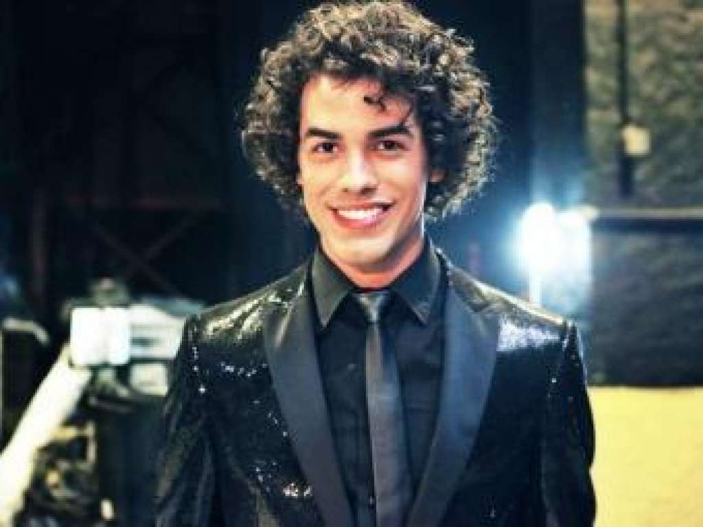 Sam Alves se consagra vencedor da segunda edição do The Voice Brasil