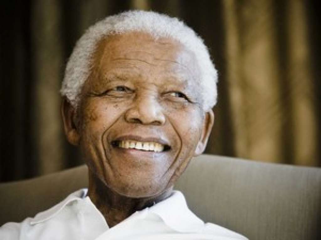 Mandela será enterrado no dia 15 de dezembro, diz África do Sul