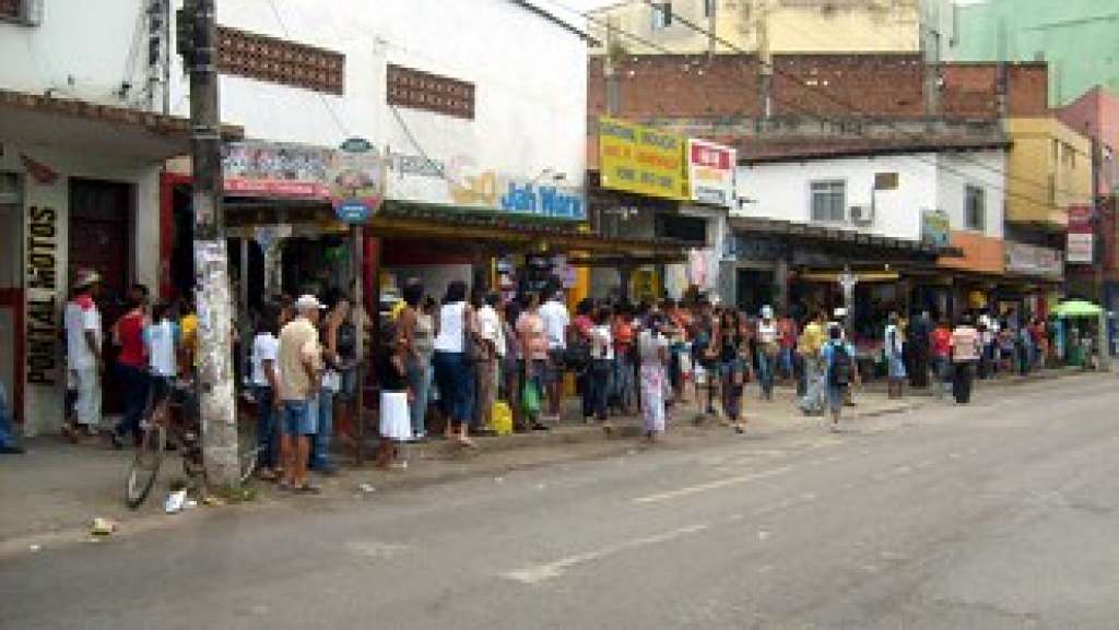 Circulação de ônibus normaliza aos poucos em Salvador e Lauro de Freitas