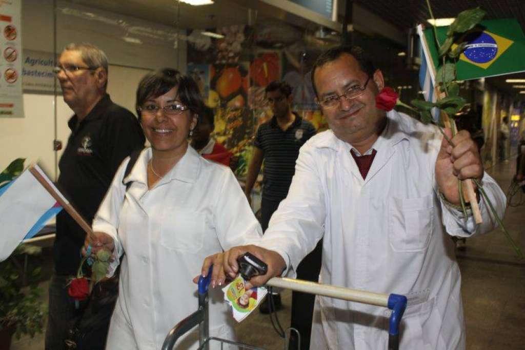 Profissionais do ‘Mais Médicos’ chegam neste domingo a Salvador