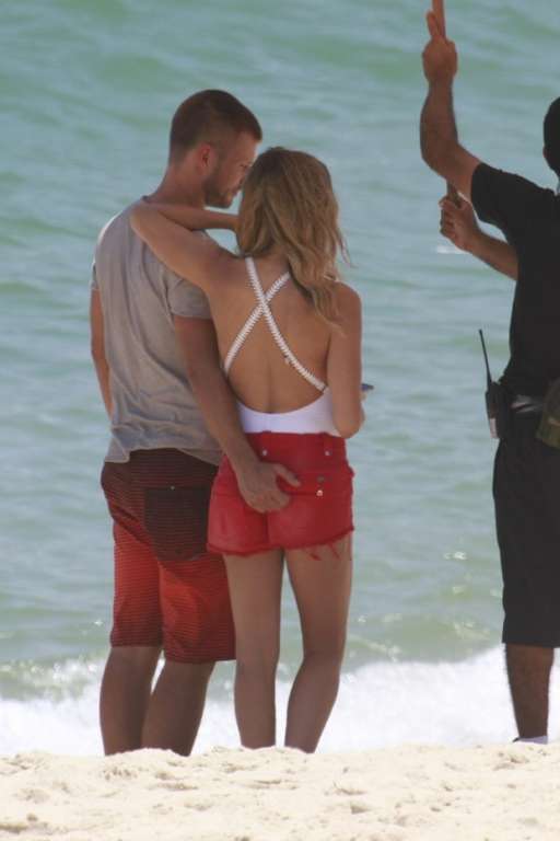 EGO - Fernanda Lima joga vôlei com Rodrigo Hilbert em praia do Rio -  notícias de Praia