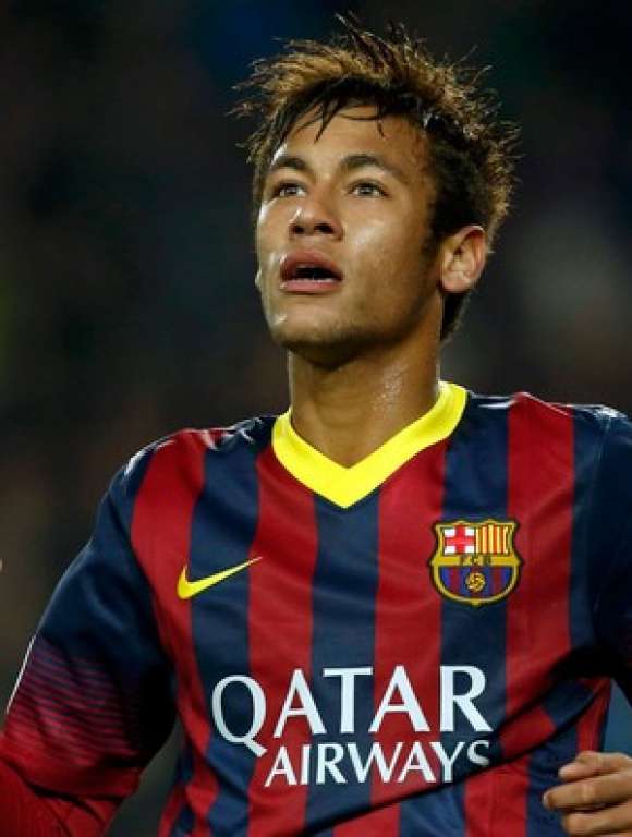 Pai de Neymar diz ‘não’, e Santos vai à Justiça por abertura de contratos