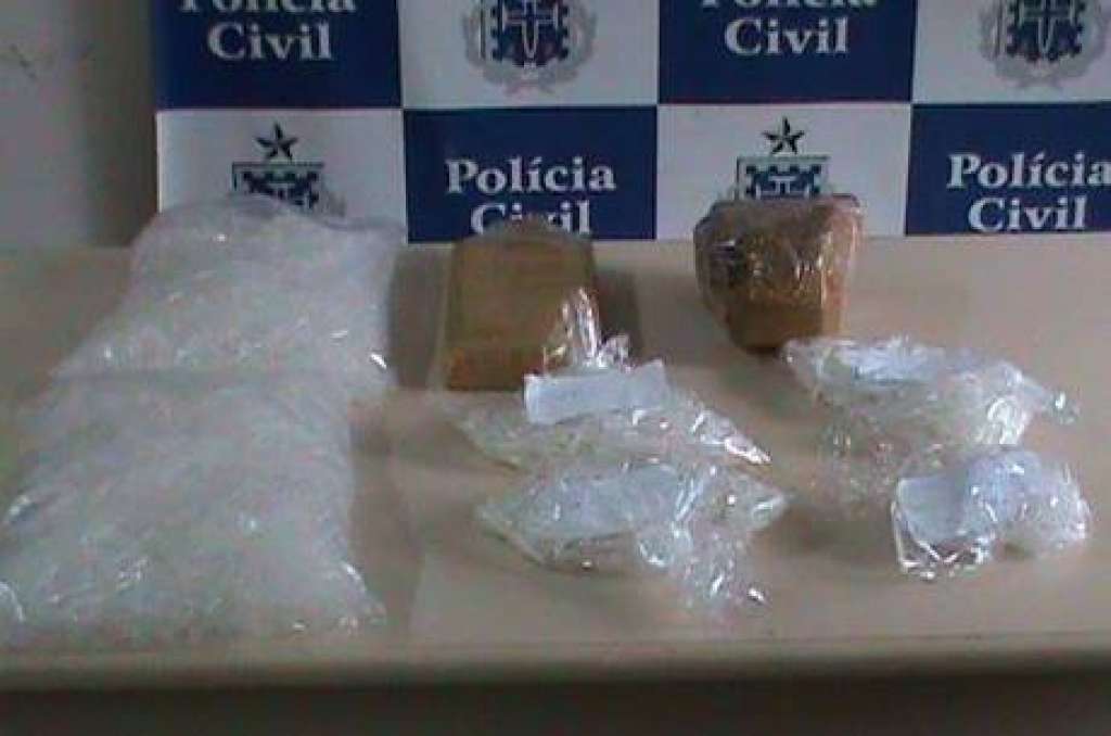 Mais de 600 pinos de cocaína são apreendidos em operação da Polícia em Camaçari