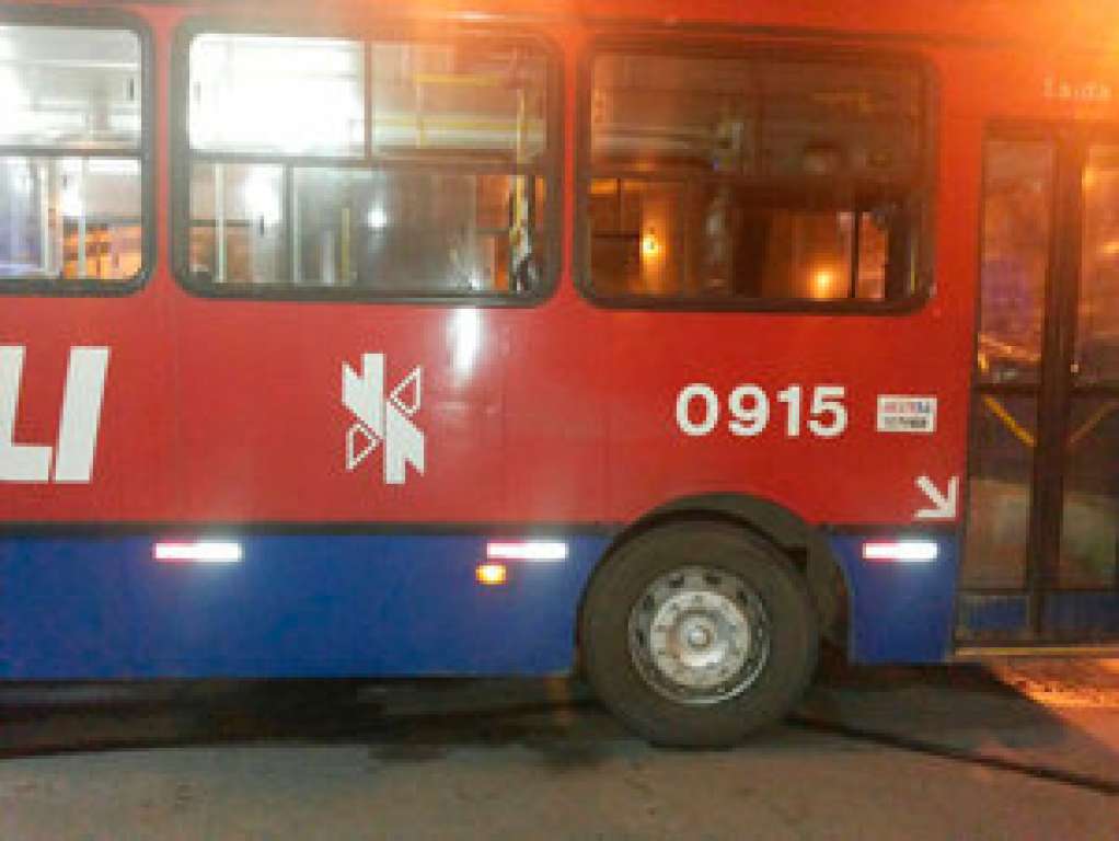 Passageira morre baleada dentro de ônibus durante “arrastão” na Paralela