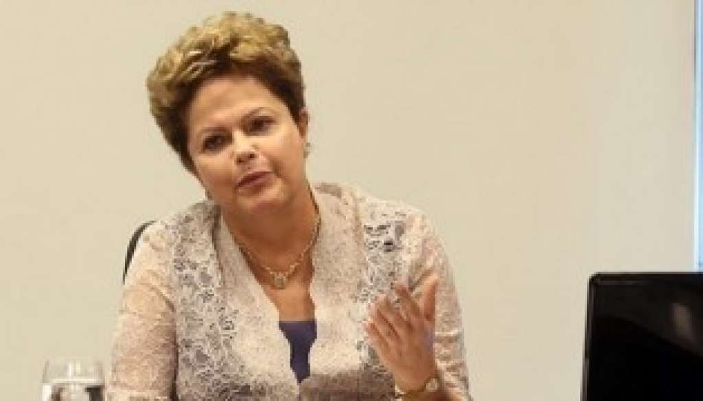 Dilma destaca a internautas que segurança no Enem é reforçada a cada ano