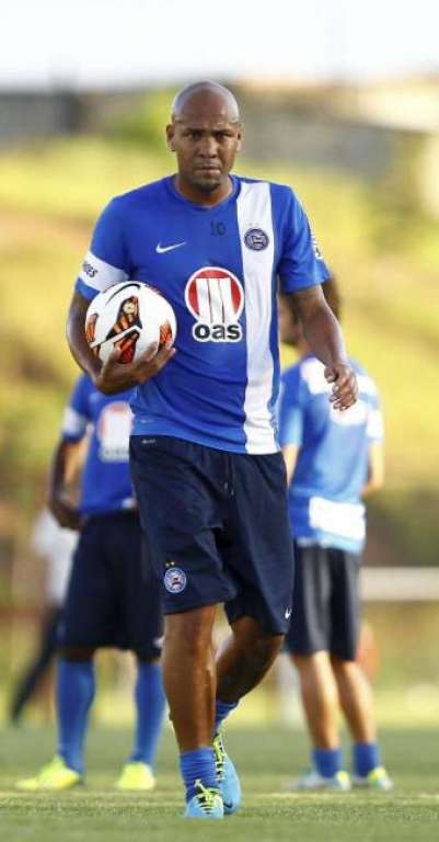 Após acordo, Souza rescinde contrato com Bahia