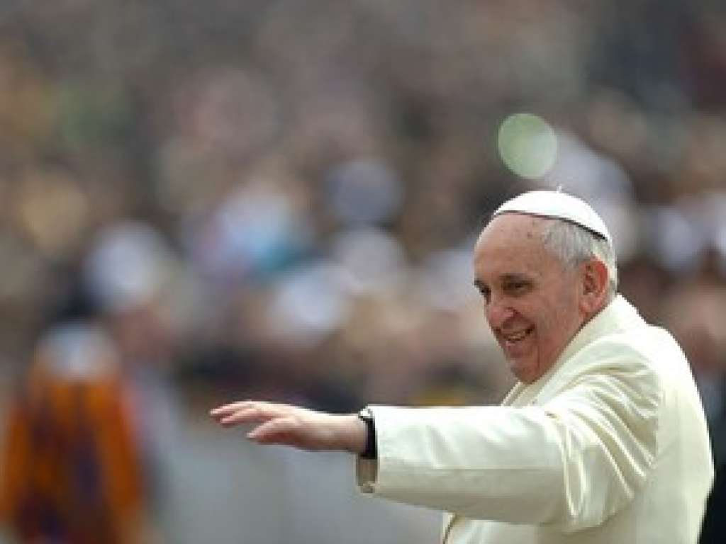 Papa revela que carrega sempre a cruz que ‘roubou’ de um sacerdote