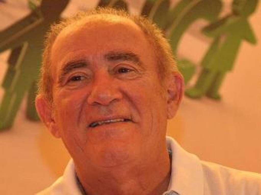 Renato Aragão tem previsão de alta da UTI ainda hoje, diz boletim