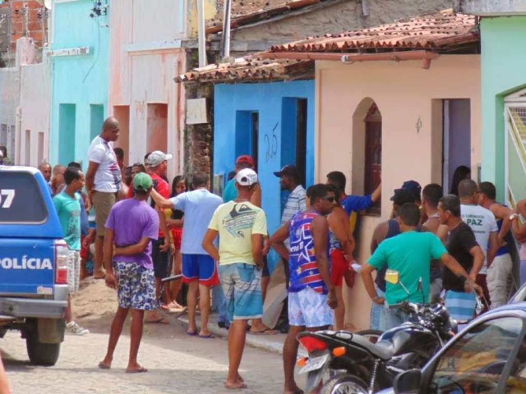 Mascarados matam homem a tiros durante carnaval em Maragojipe