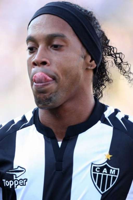 Festa de Ronaldinho Gaúcho termina com polícia na porta e multa