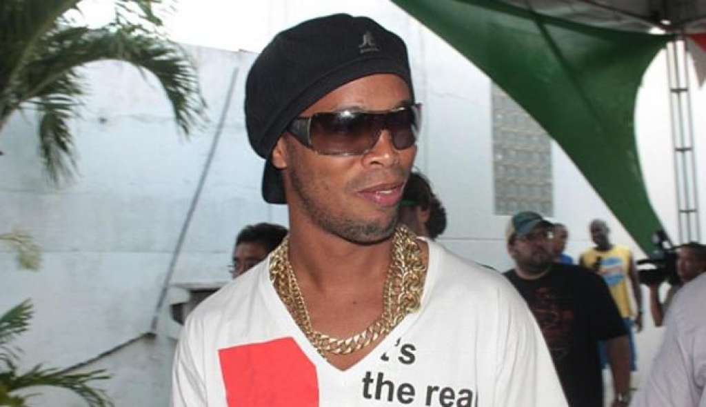 Camarote de Ronaldinho é liberado após pagamento de taxa
