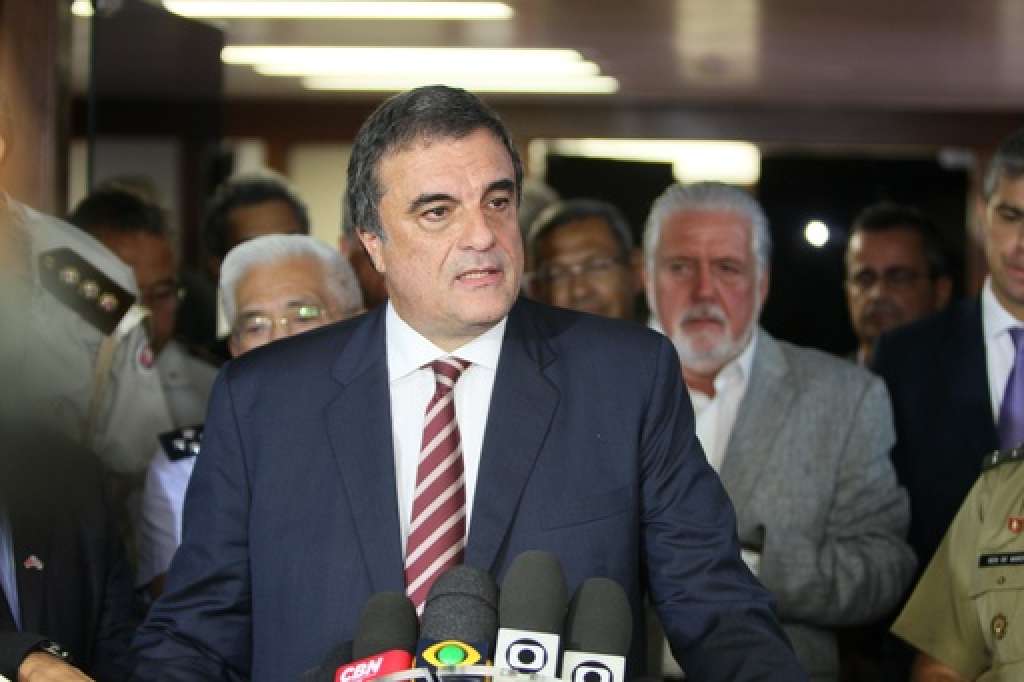 “Houve clara violação da Constituição”, diz ministro sobre greve de PMs