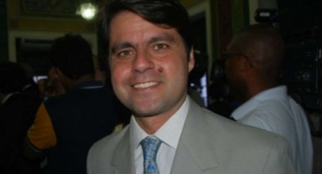 Paulo Câmara é prefeito interino de Salvador até domingo