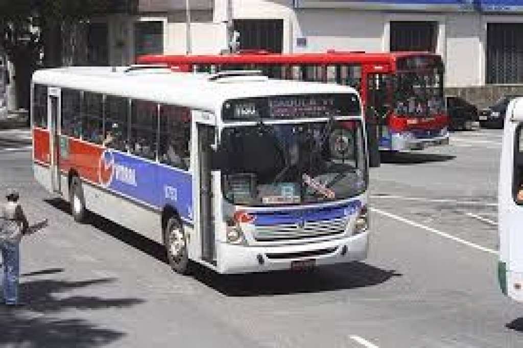 Com risco de greve da PM, rodoviários estão recolhendo os ônibus