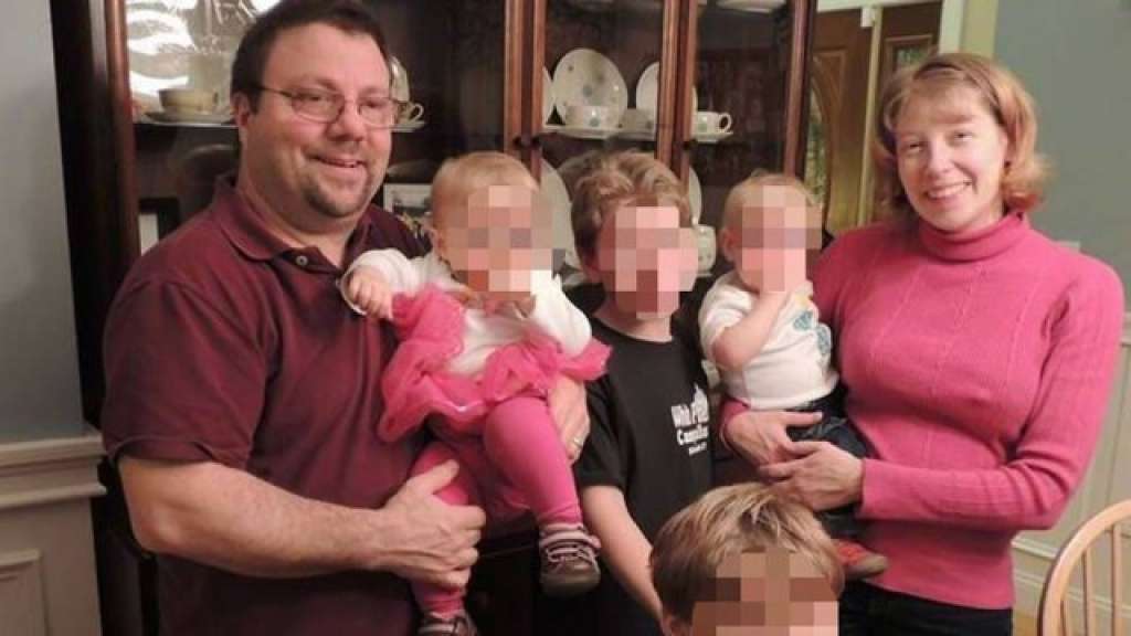 Homem mata ex-mulher um ano depois de flagrá-la na cama com vizinho