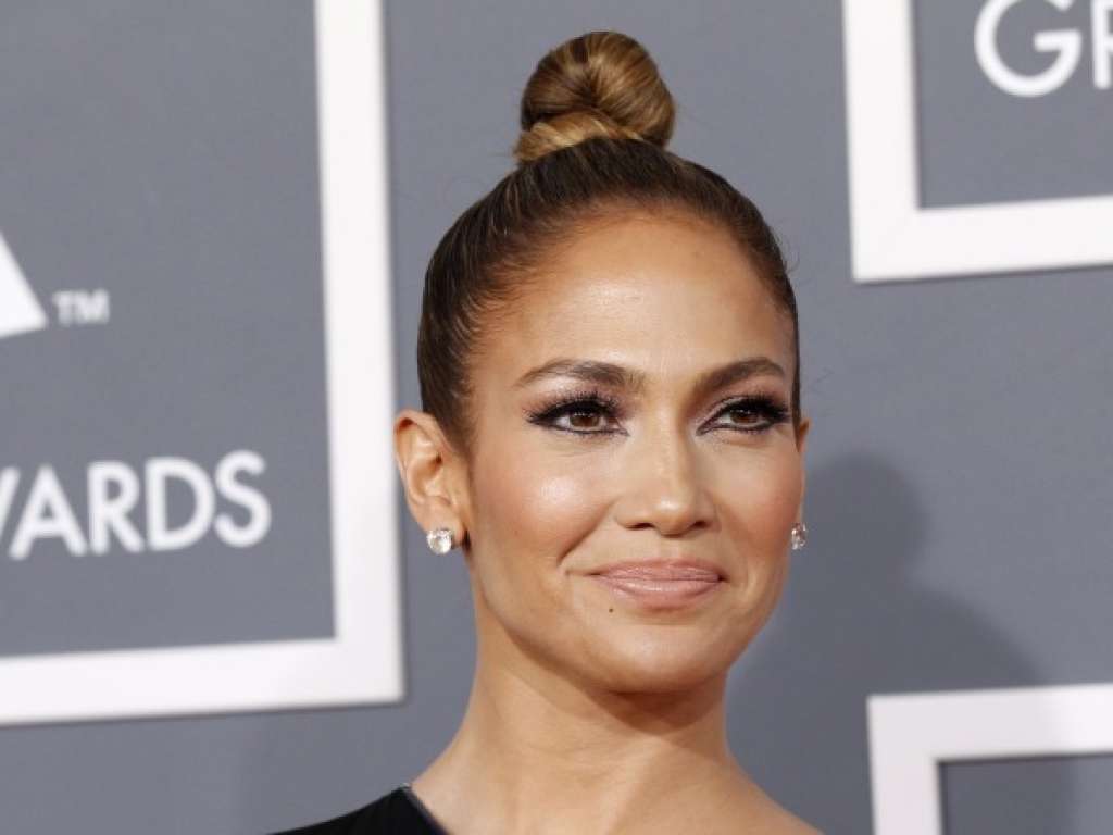Namorado de Jennifer Lopez flertou com transexual, diz site