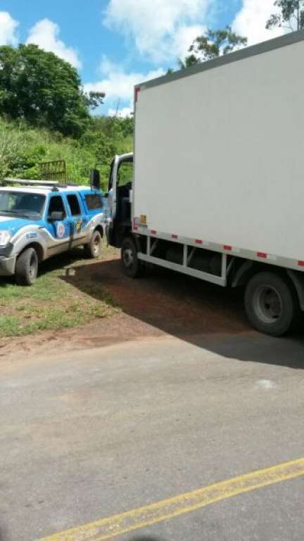 Caminhão que transportava carga de leite é saqueado em Salvador