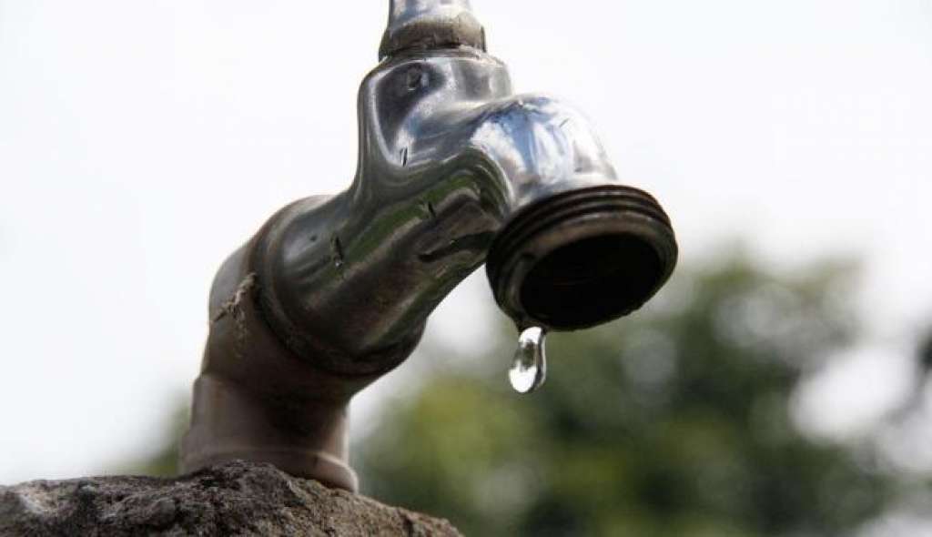 Embasa interrompe abastecimento de água