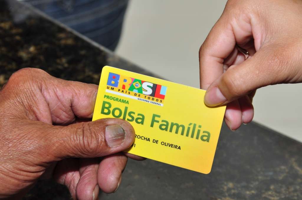 Valor do benefício básico do Bolsa Família sobe para R$ 77