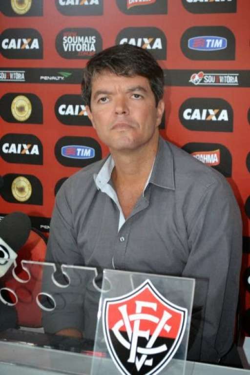 Imprensa carioca coloca diretor do Vitória no Flamengo