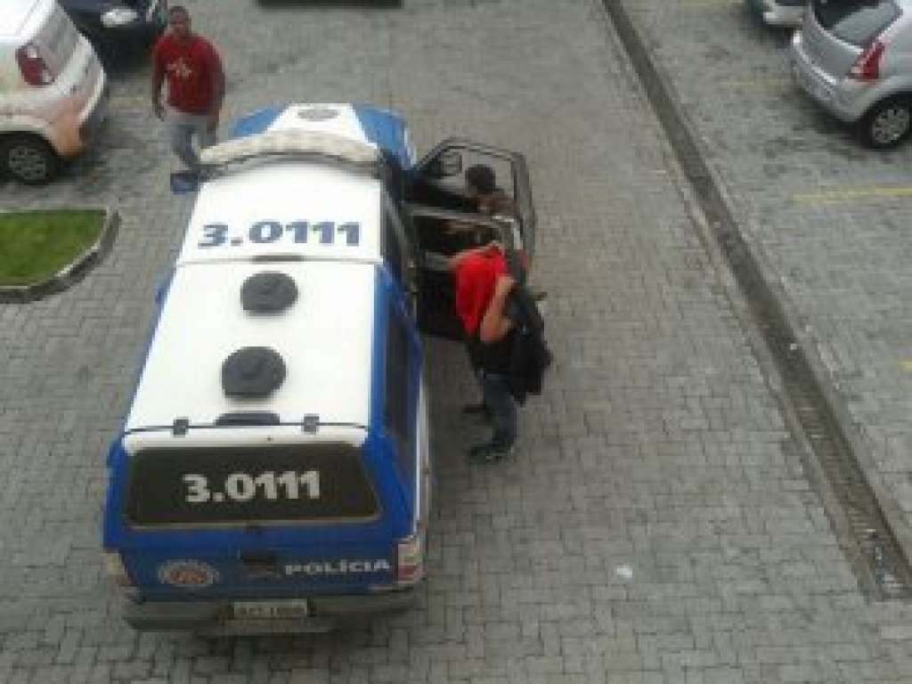 Homens tocam o terror, assaltam ônibus e pedestres em Salvador