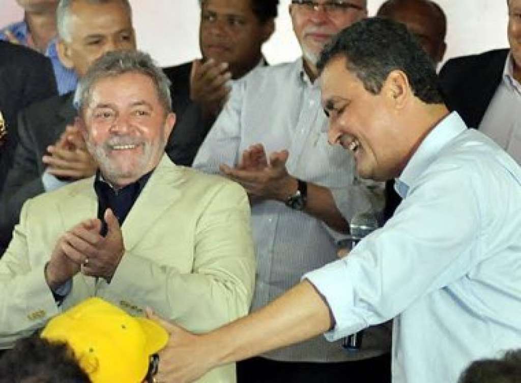 Justiça suspende propaganda de Rui Costa com Lula