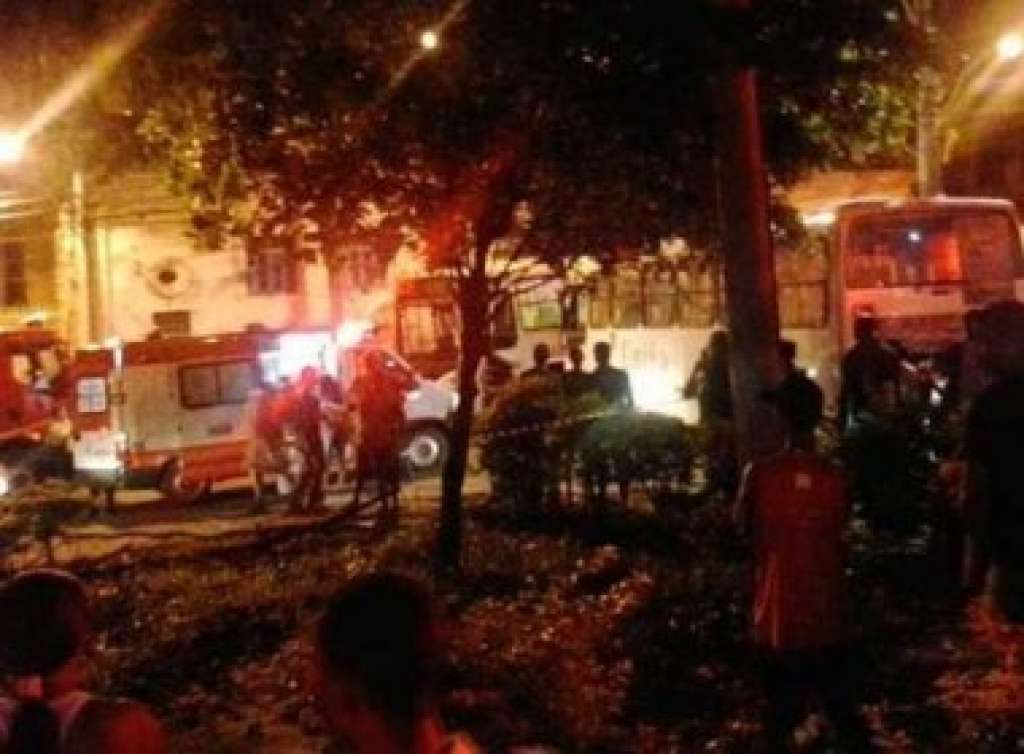 Salvador: acidente entre dois ônibus deixa 17 feridos
