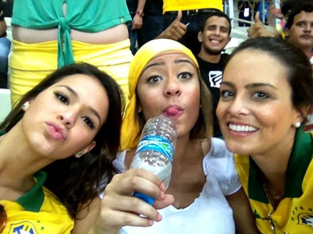 Bruna Marquezine não é liberada para ver jogo do Brasil
