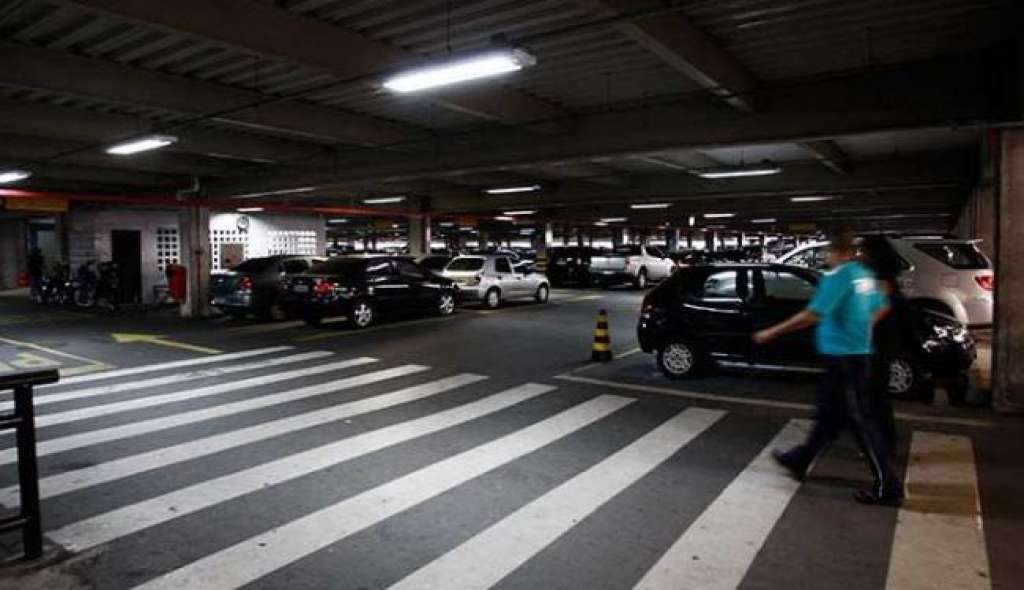 Ministério Público apura cobrança irregular no estacionamento do aeroporto de Salvador