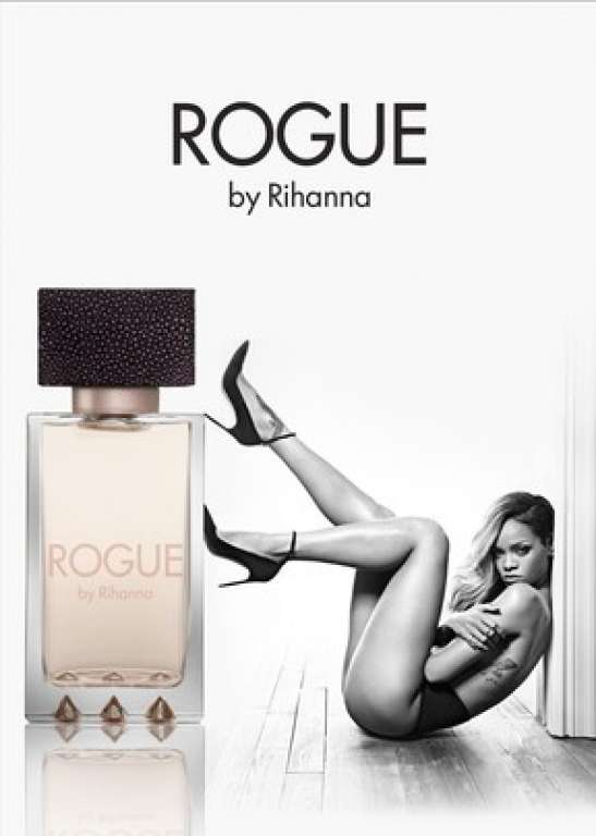 Rihanna causa polêmica de topless em anúncio de perfume