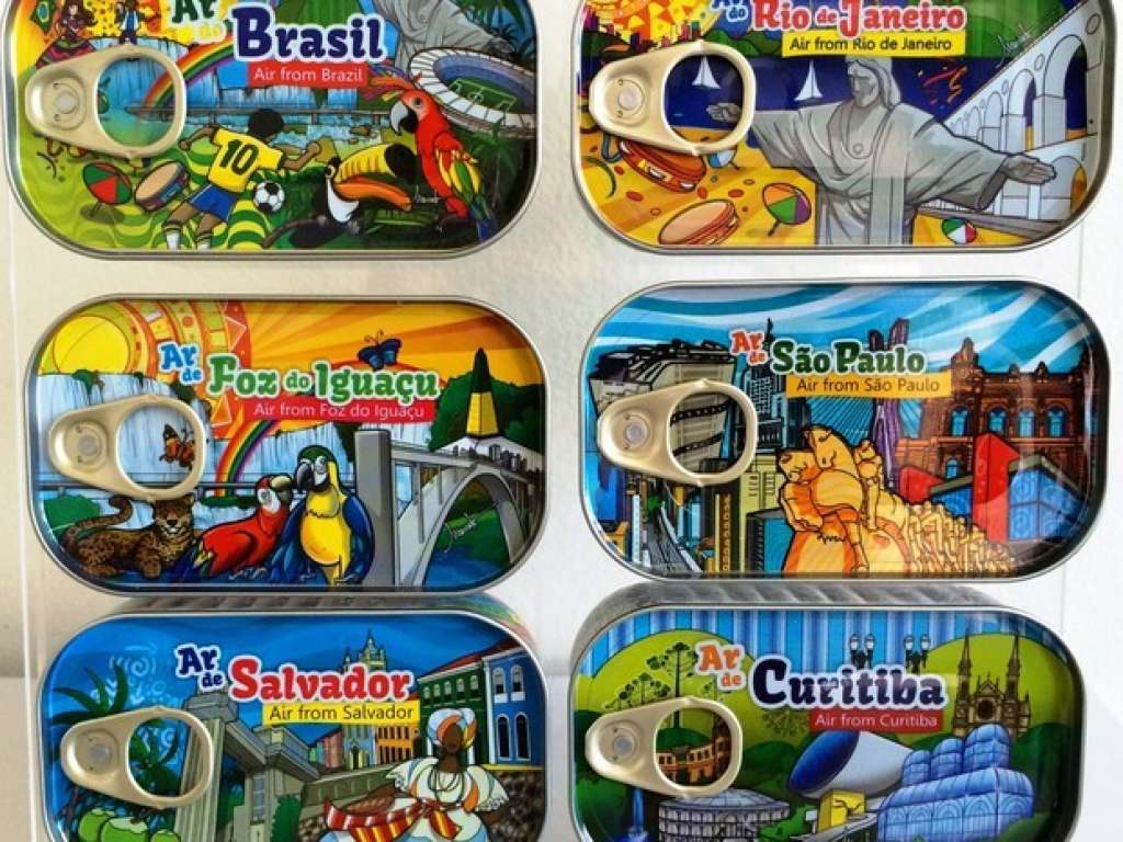 Brasileiro vende ‘ar enlatado’ para turistas durante a Copa