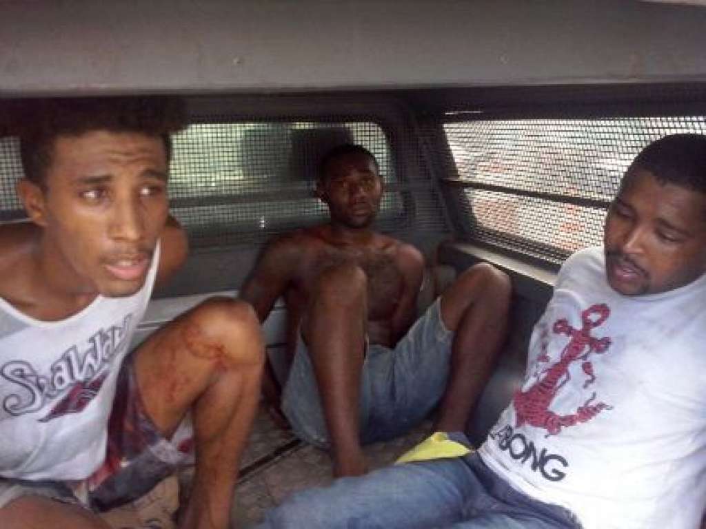 Trio acusado de fazer arrastão na orla de Salvador é preso em flagrante